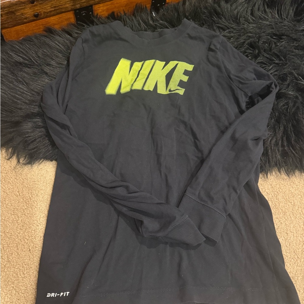 Nike Tshirt - YL